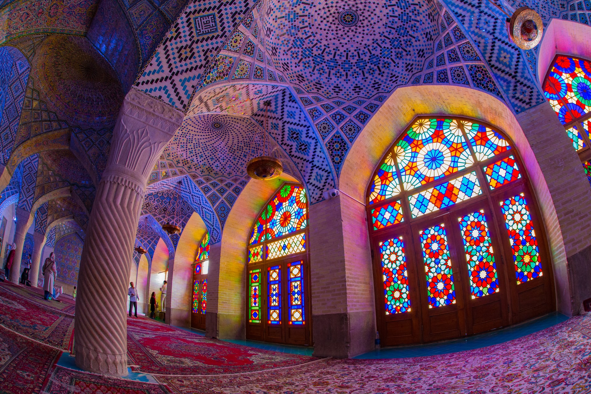 fisheye-view-of-nasir-al-mulk-mosque-photo-by-steven-su-unsplash