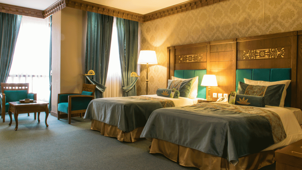 zandiyeh-hotel-twin-room